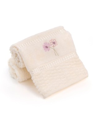 TOALHA DE BANHO BORDADO 67X130CM UN.